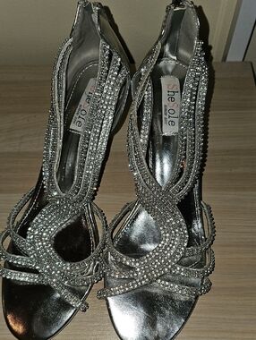 SheSole Silver Rhinestone Strappy Kitten Heels